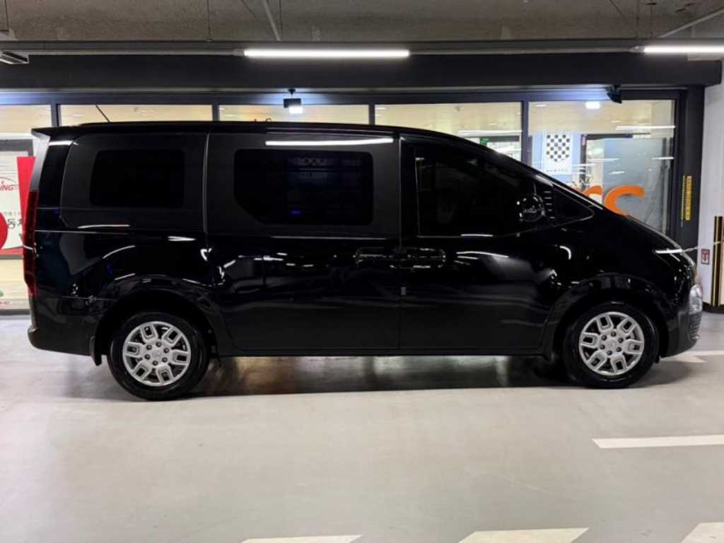 HYUNDAI Staria - Vista 3