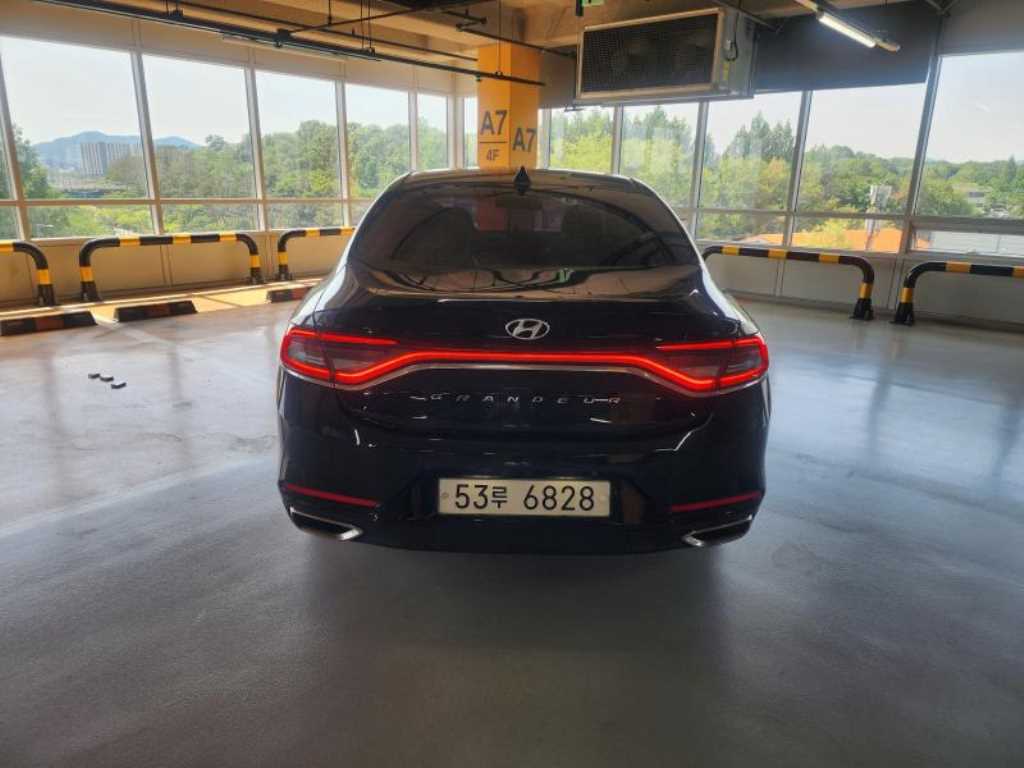HYUNDAI Grandeur - Vista 6