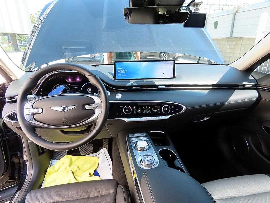 Genesis GV70 - Vista 7