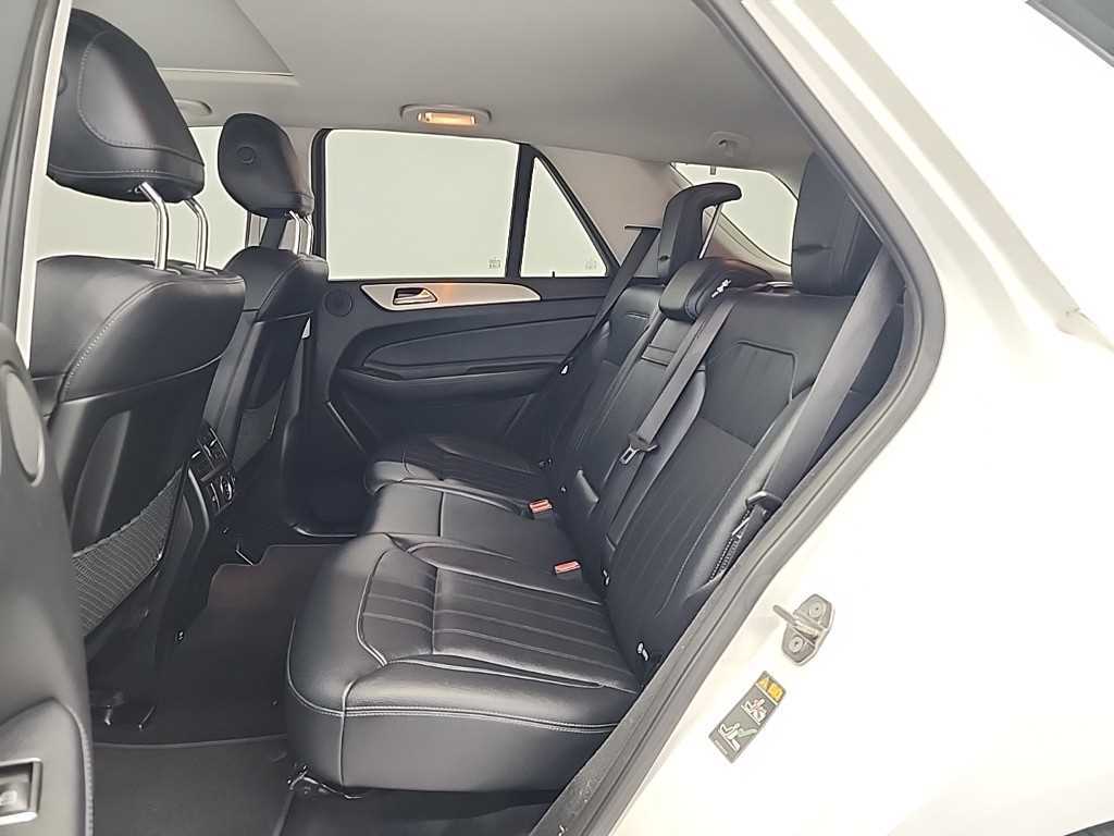 Mercedes Benz GLE Class - Vista 12
