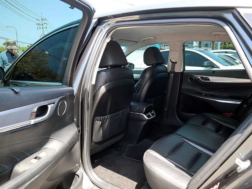 HYUNDAI Grandeur - Vista 7