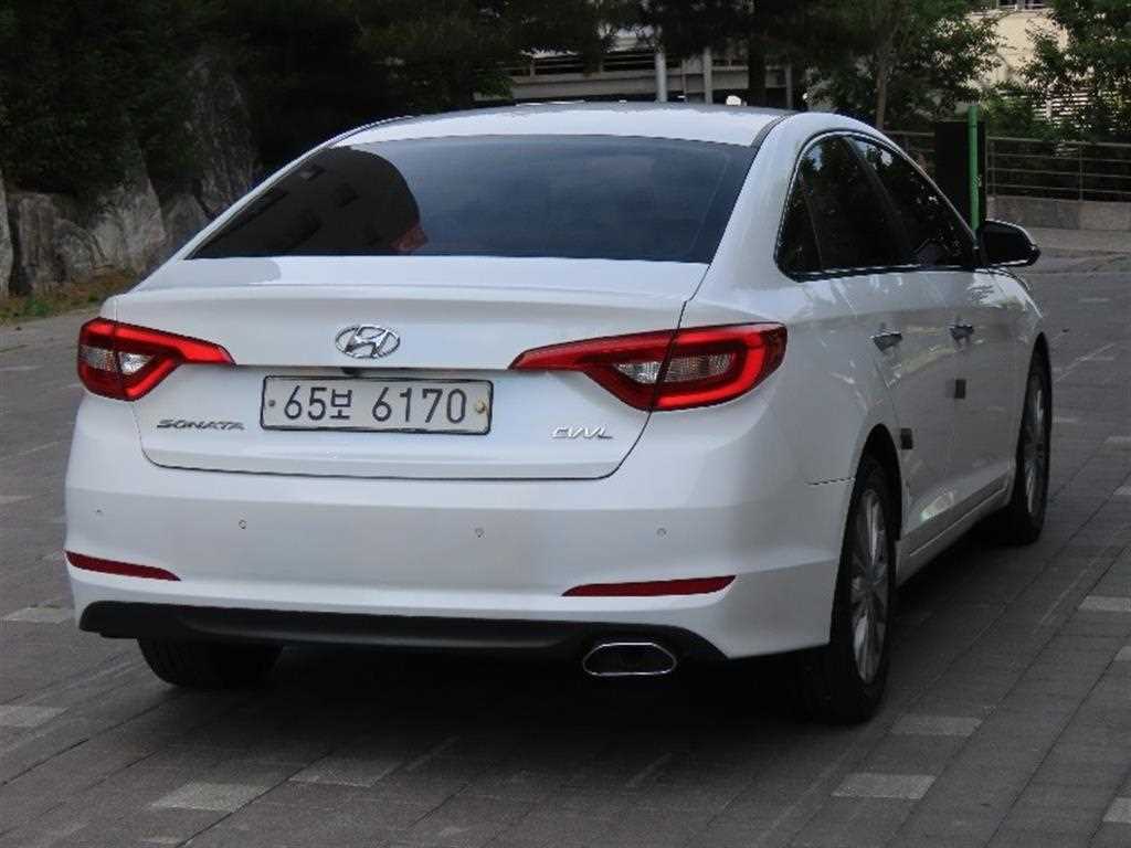 HYUNDAI Sonata - Vista 3