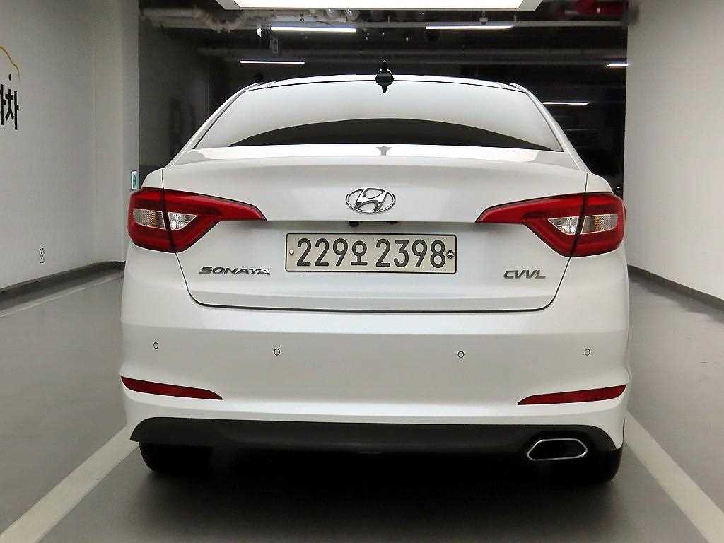 HYUNDAI Sonata - Vista 3