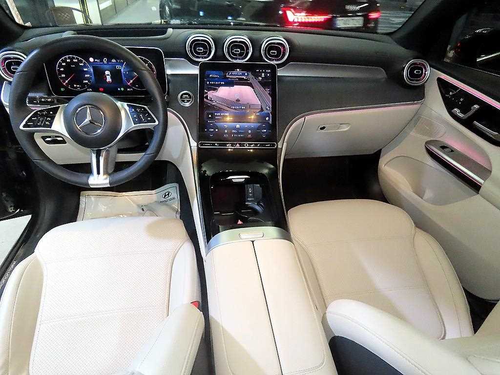 Mercedes Benz GLC Class - Vista 10
