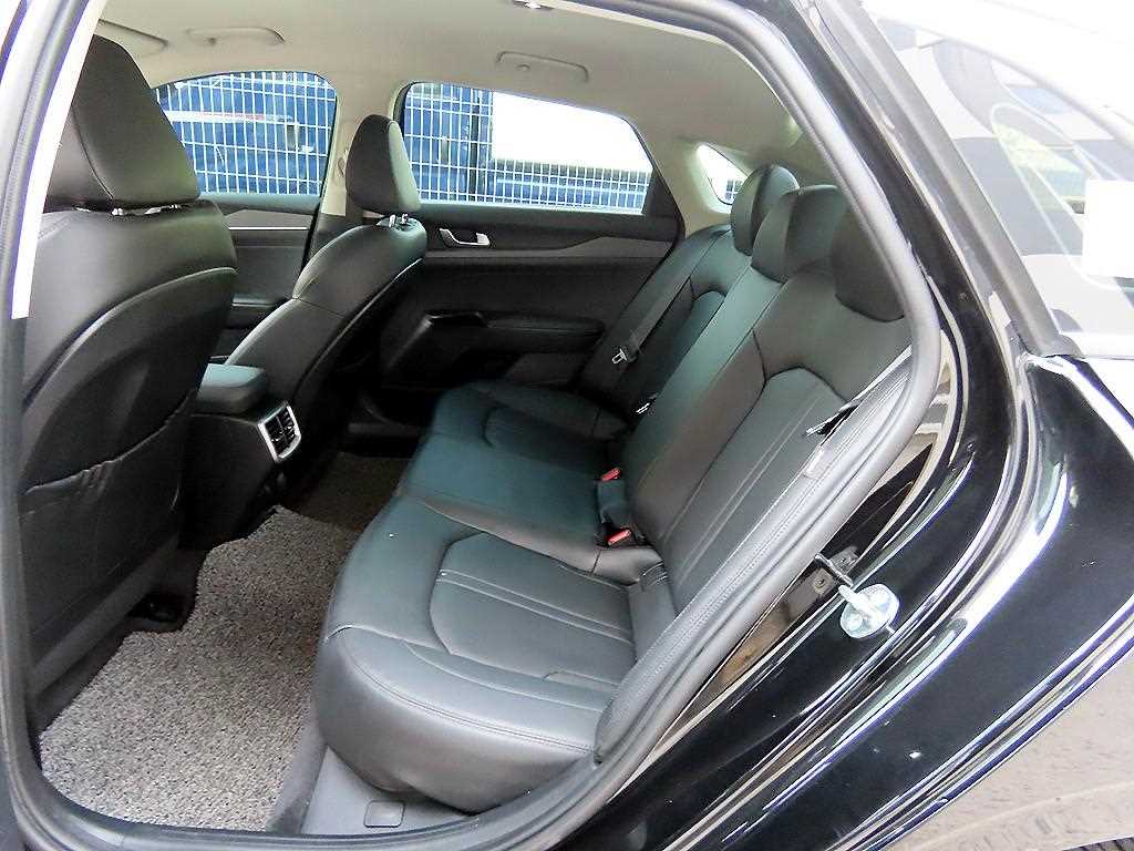 KIA K5 - Vista 6