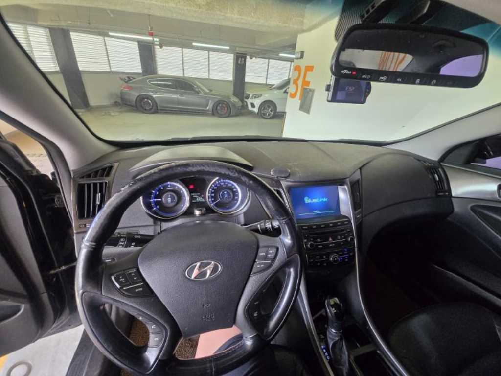 HYUNDAI Sonata - Vista 4