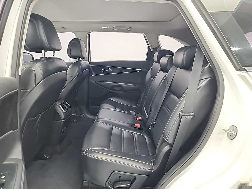 KIA Sorento - Vista 12