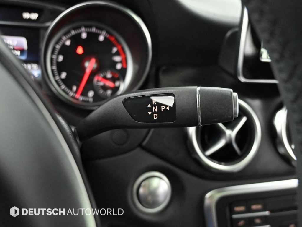 Mercedes Benz GLA Class - Vista 9