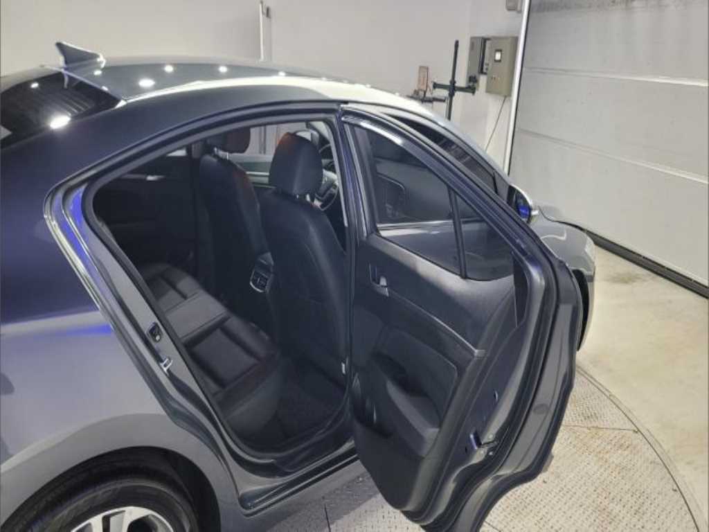 HYUNDAI Avante - Vista 8