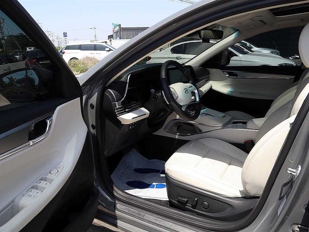 HYUNDAI Grandeur - Vista 6
