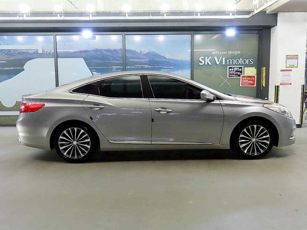 HYUNDAI Grandeur - Vista 3