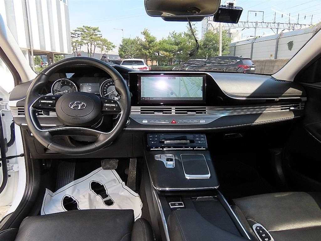 HYUNDAI Grandeur - Vista 7