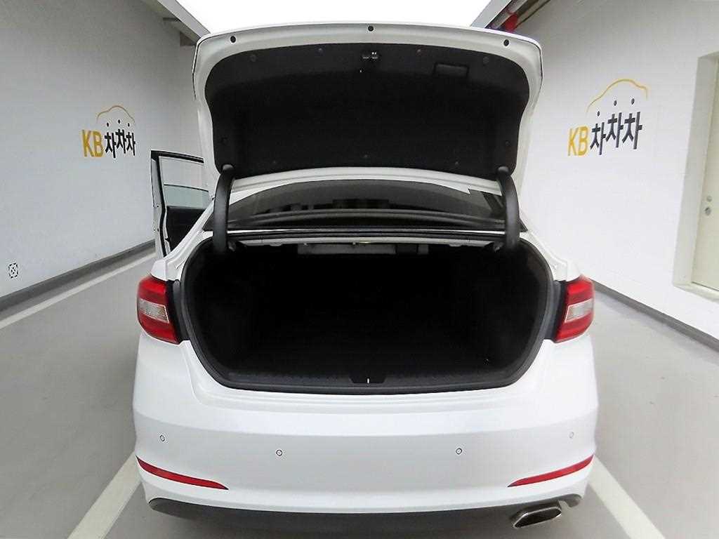 HYUNDAI Sonata - Vista 5