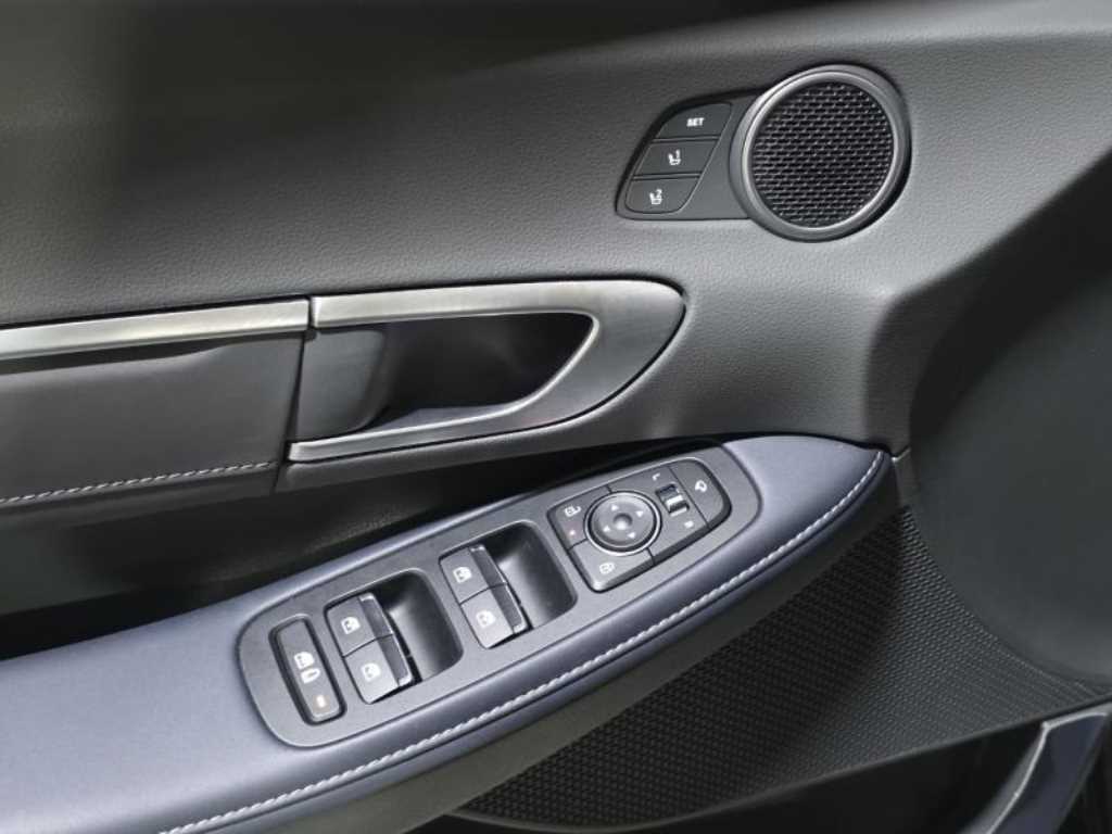 HYUNDAI Sonata - Vista 12
