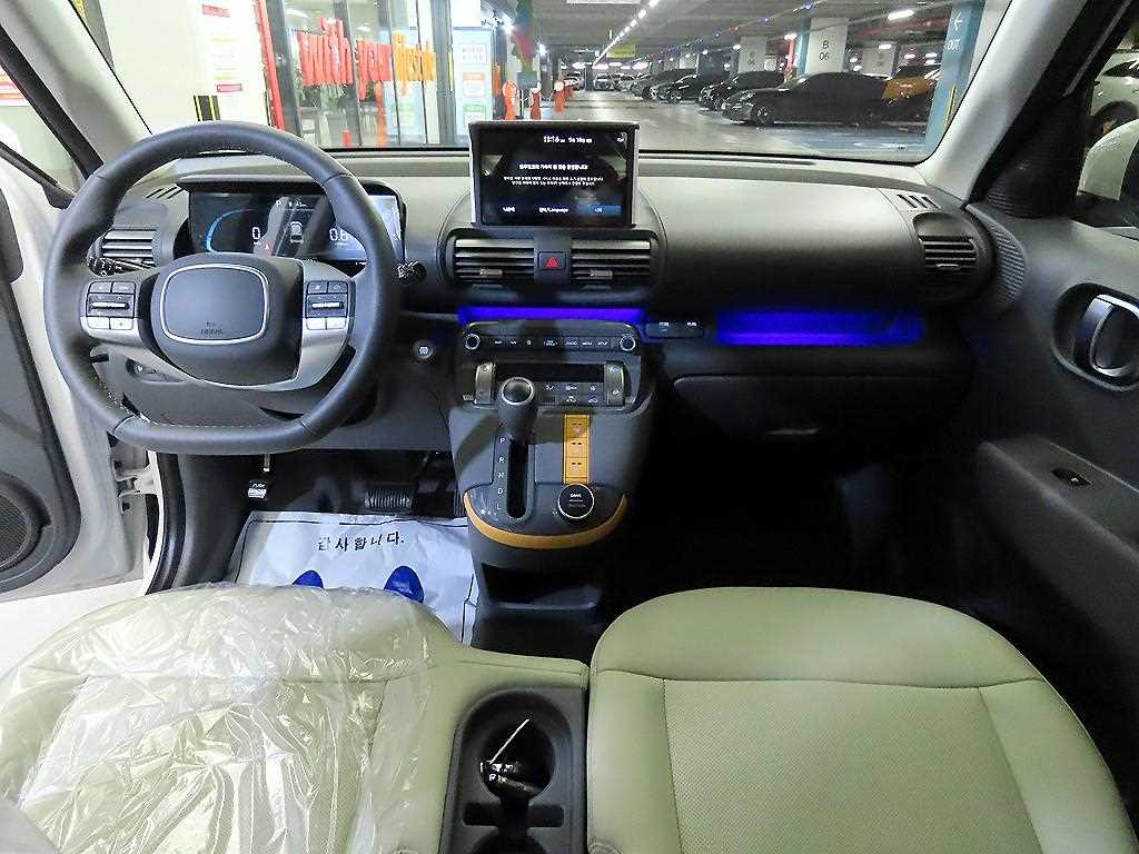 HYUNDAI Casper - Vista 10