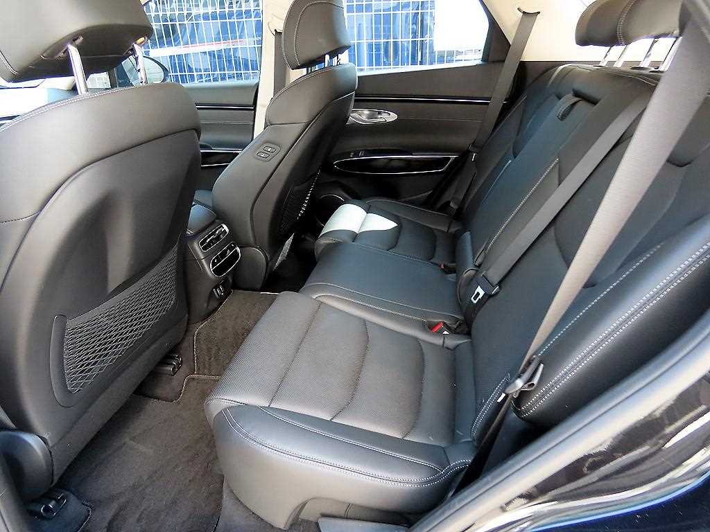 Genesis GV70 - Vista 6