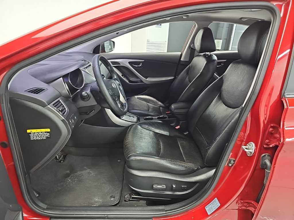 HYUNDAI Avante - Vista 11