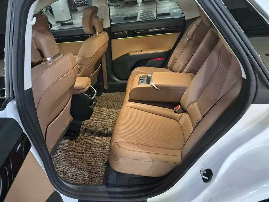 HYUNDAI Grandeur - Vista 7