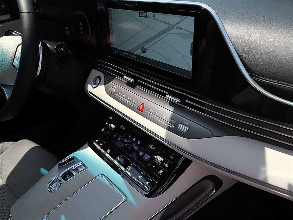 HYUNDAI Grandeur - Vista 11