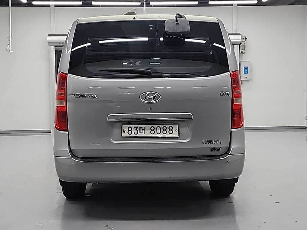 HYUNDAI Starex - Vista 3