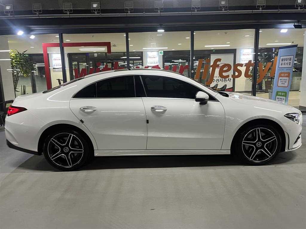 Mercedes Benz CLA Class - Vista 3