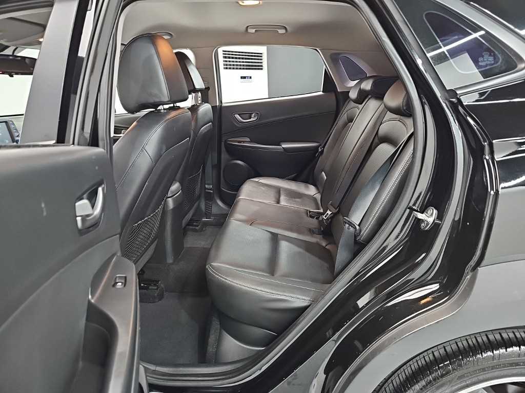 HYUNDAI Kona - Vista 12