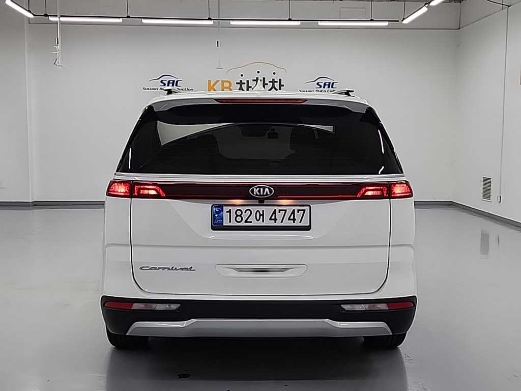 KIA Carnival - Vista 3