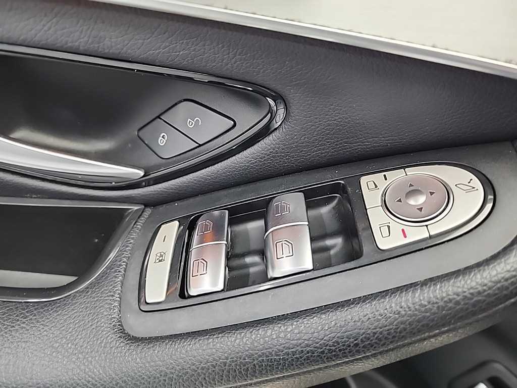 Mercedes Benz GLC Class 2018 Negro - Importación desde Corea - HF Imports Iquique - Foto 18