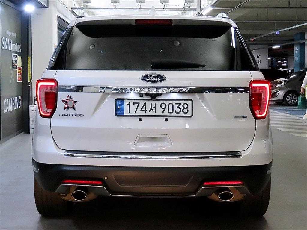 Ford Explorer - Vista 5
