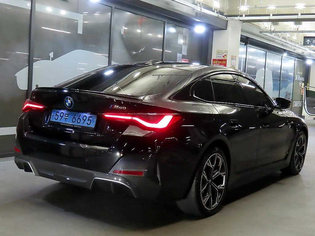 BMW i4 - Vista 4