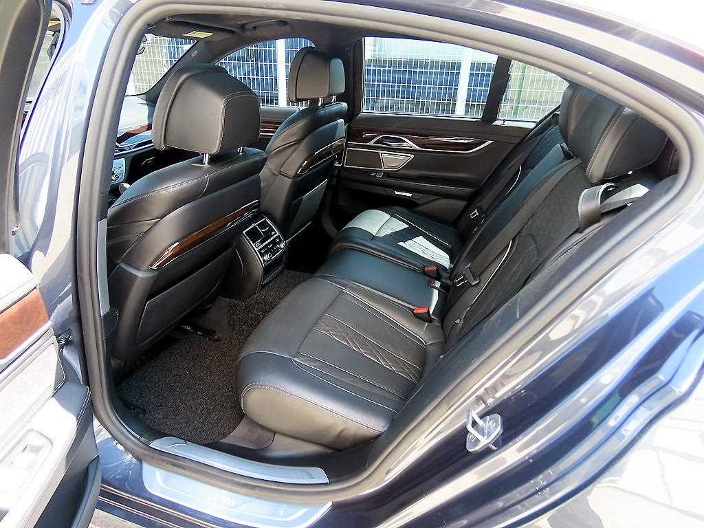 BMW 7 Series - Vista 6