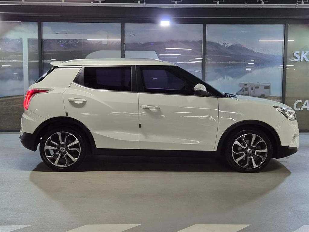 Ssangyong Tivoli - Vista 3
