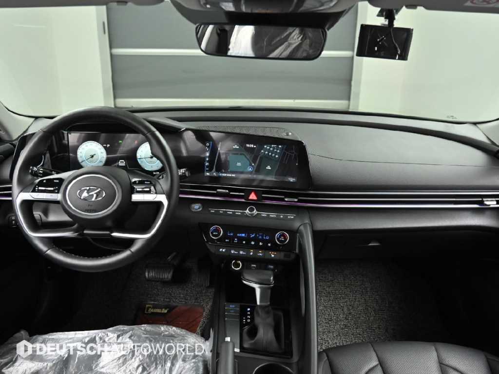 HYUNDAI Avante - Vista 7