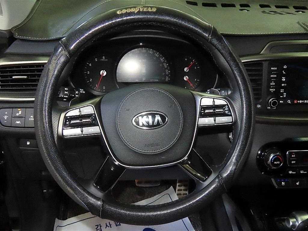 KIA Sorento - Vista 8