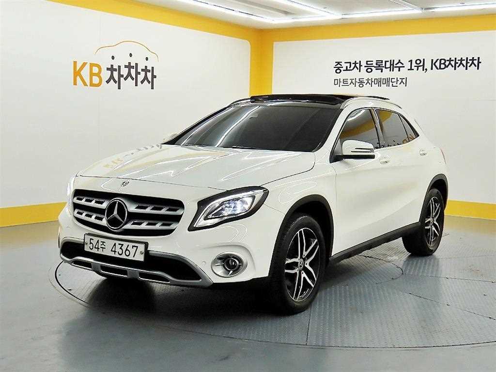 Mercedes Benz GLA Class 2019 Blanco - Importación desde Corea - HF Imports Iquique - Foto 1