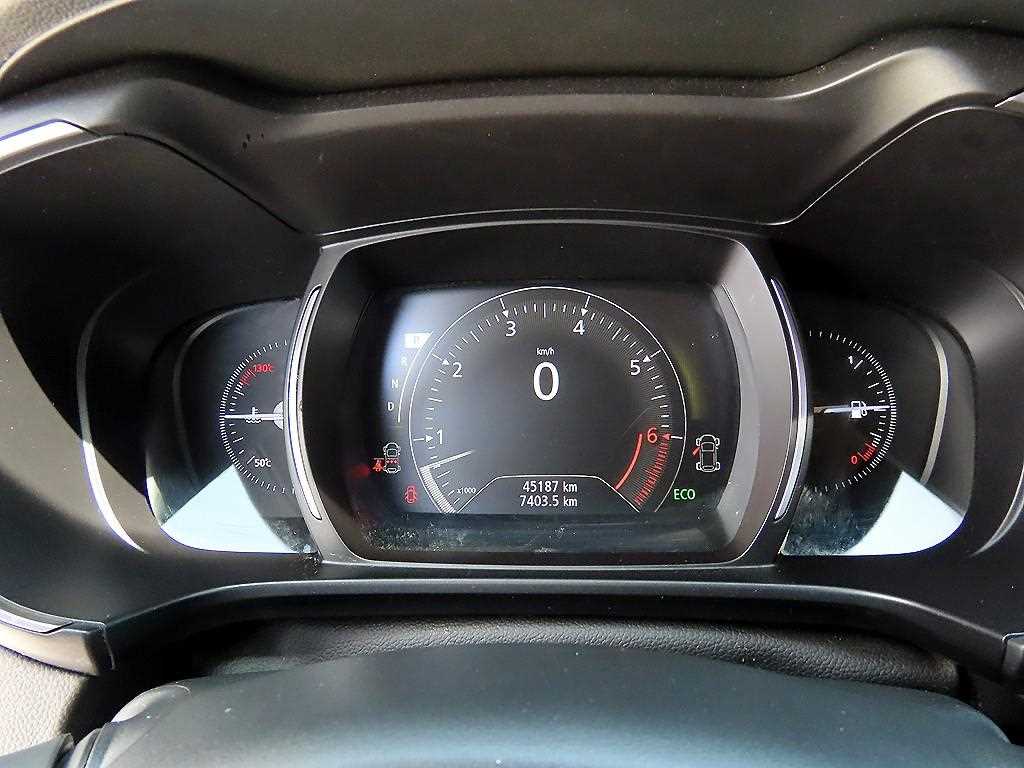 SAMSUNG QM6 - Vista 9