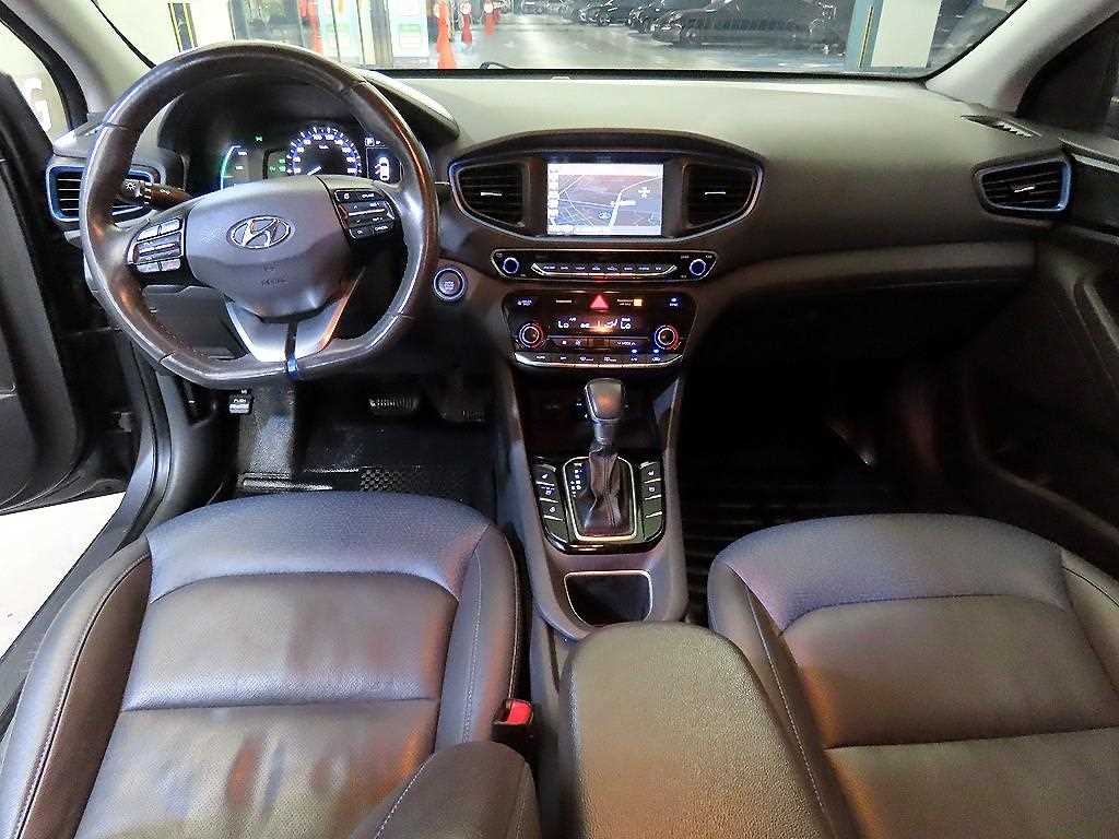HYUNDAI Ioniq - Vista 10