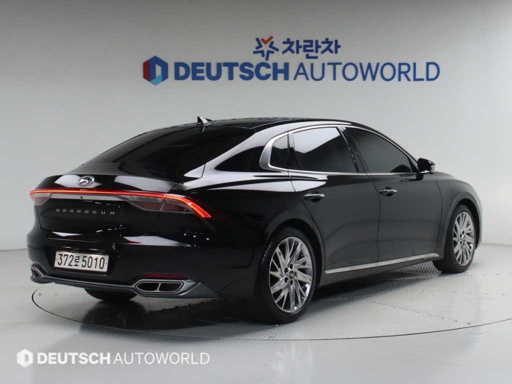 HYUNDAI Grandeur - Vista 2