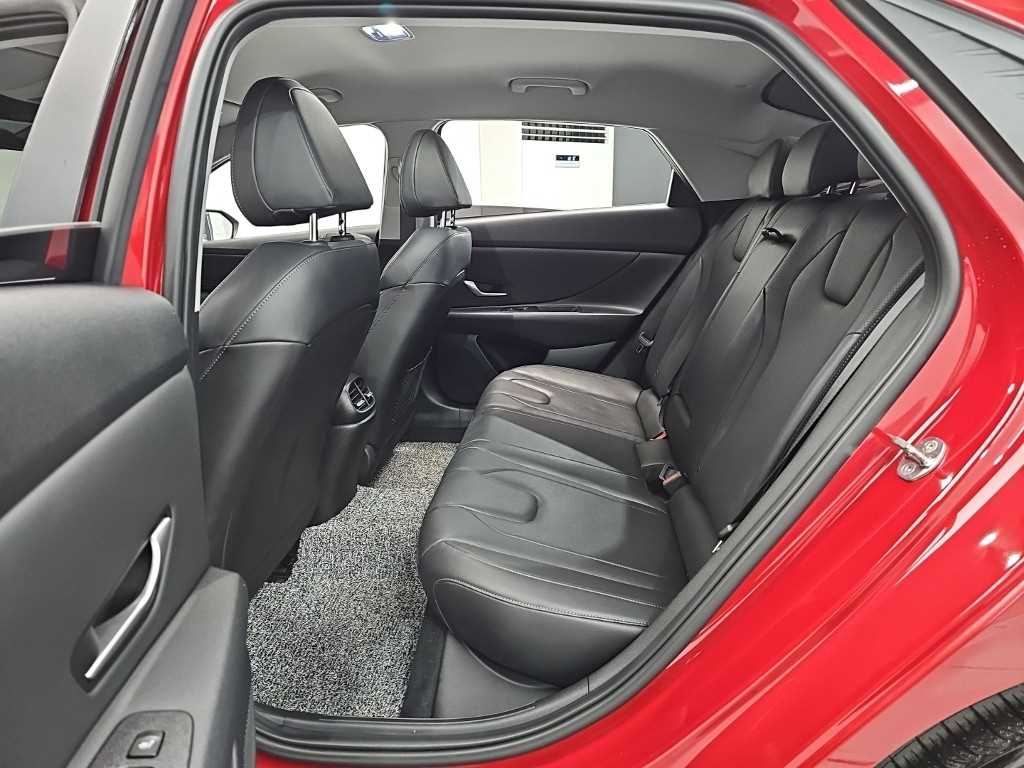 HYUNDAI Avante - Vista 12