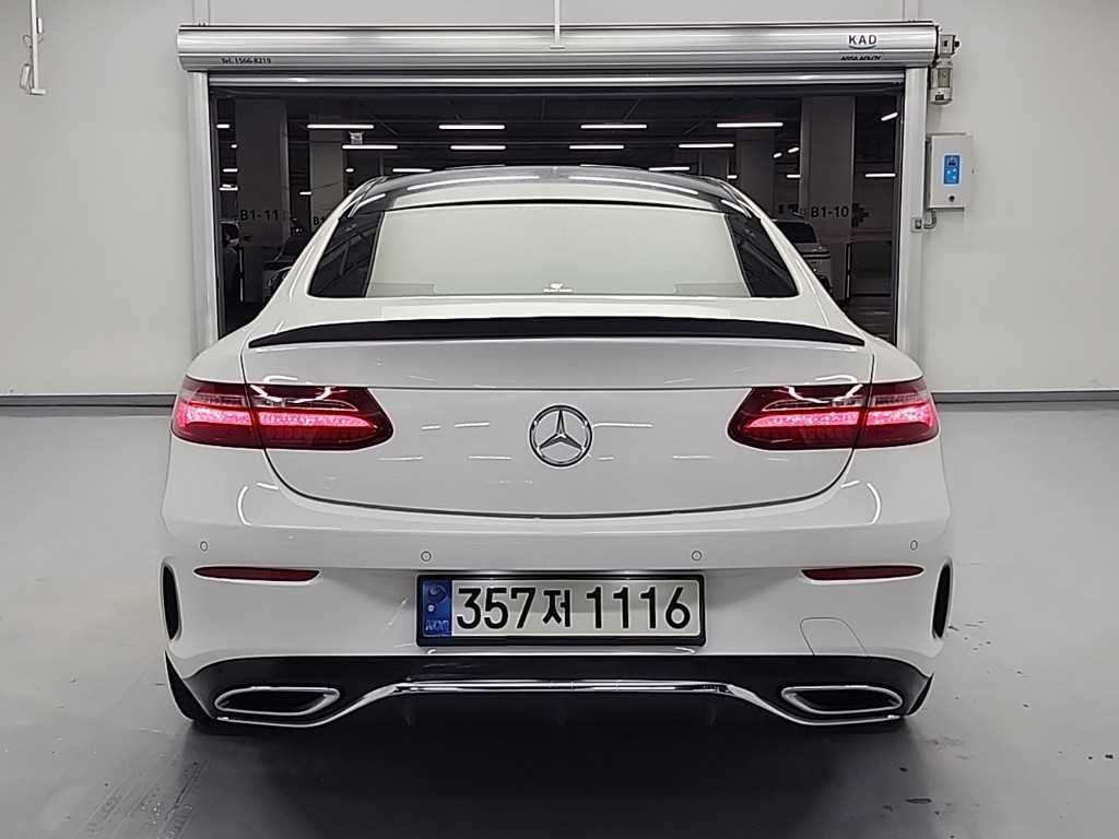 Mercedes Benz E class - Vista 3
