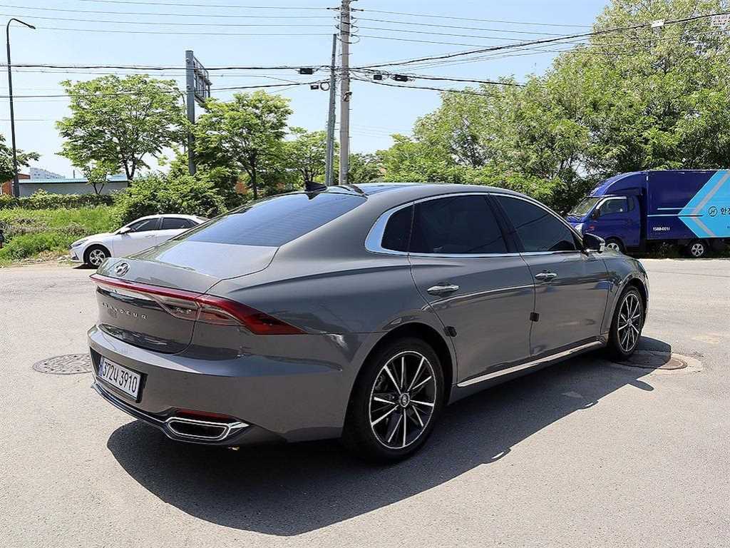 HYUNDAI Grandeur - Vista 4