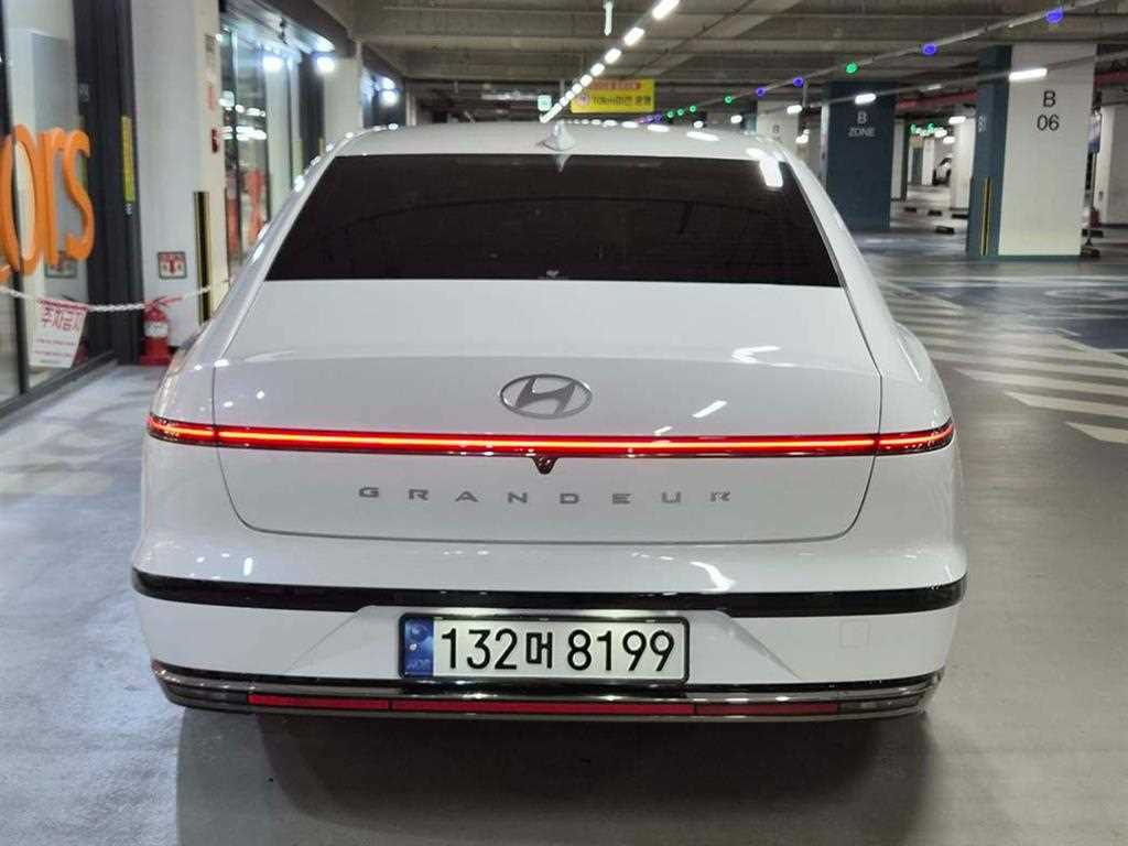 HYUNDAI Grandeur - Vista 5