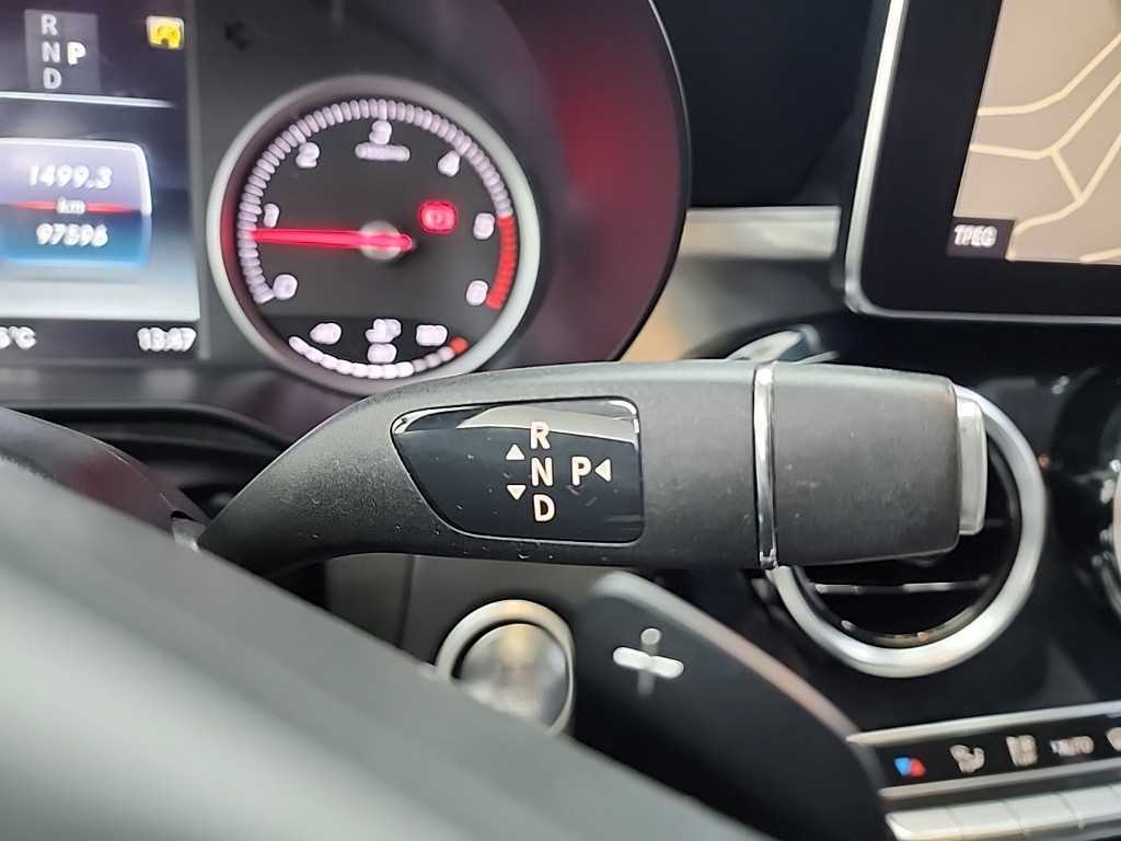 Mercedes Benz GLC Class - Vista 8