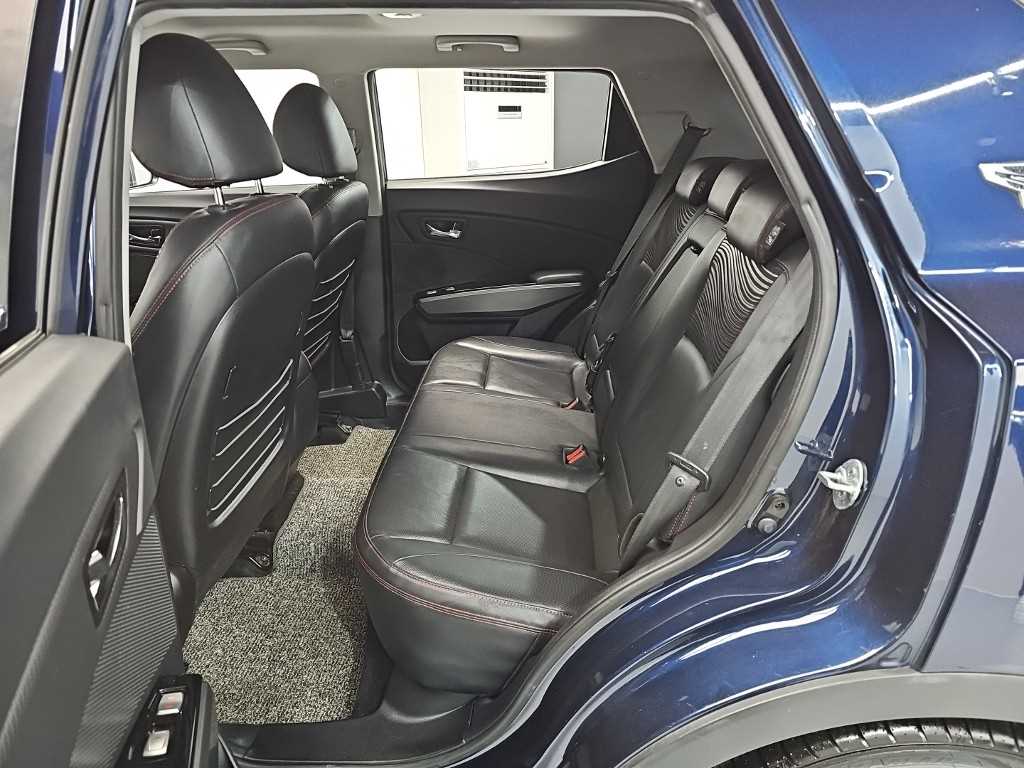Ssangyong Tivoli - Vista 12