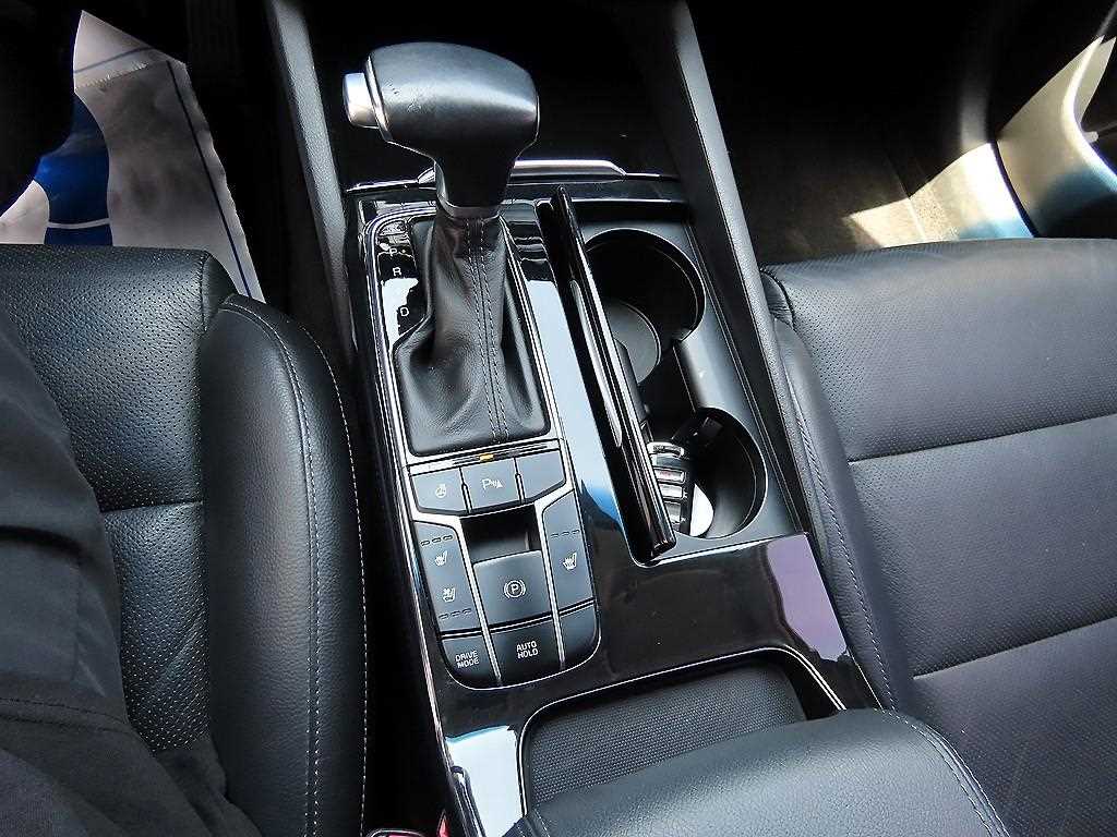 KIA K7 - Vista 10
