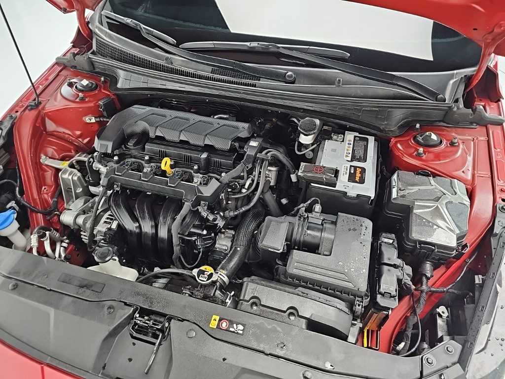 HYUNDAI Avante - Vista 5