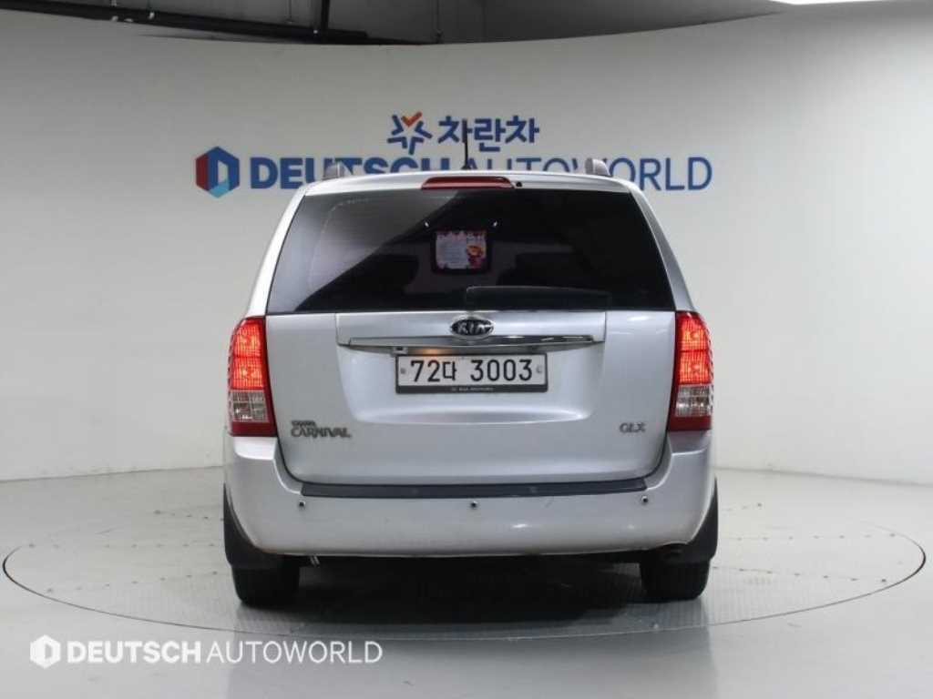 KIA Carnival - Vista 5