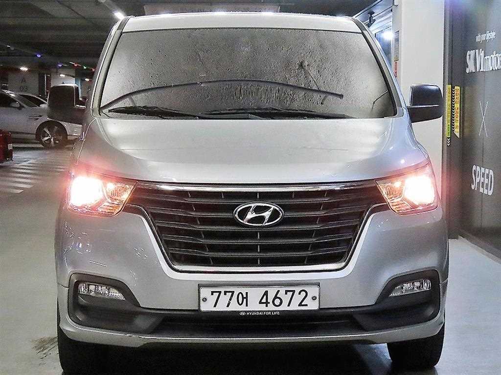 HYUNDAI Starex - Vista 2