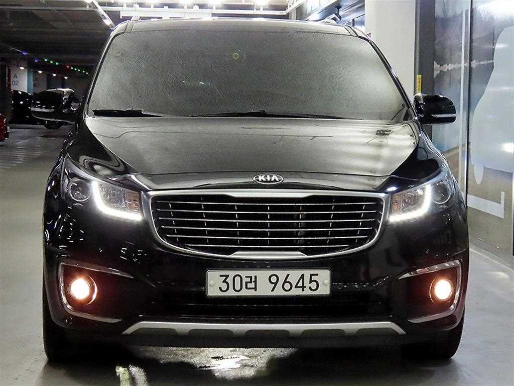 KIA Carnival - Vista 2