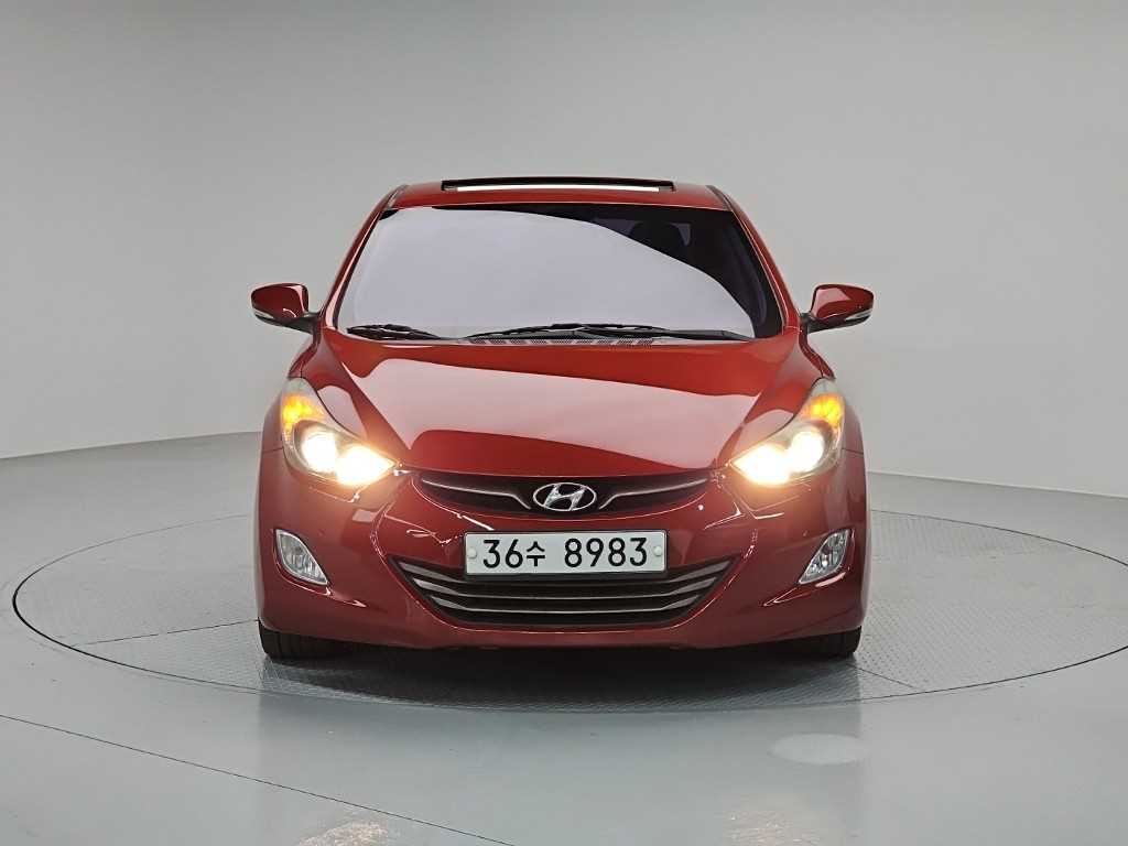 HYUNDAI Avante - Vista 2